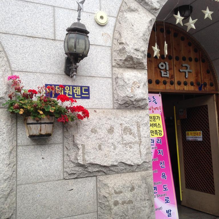 Itaewon Land Spa & Guesthouse Сеул Екстериор снимка