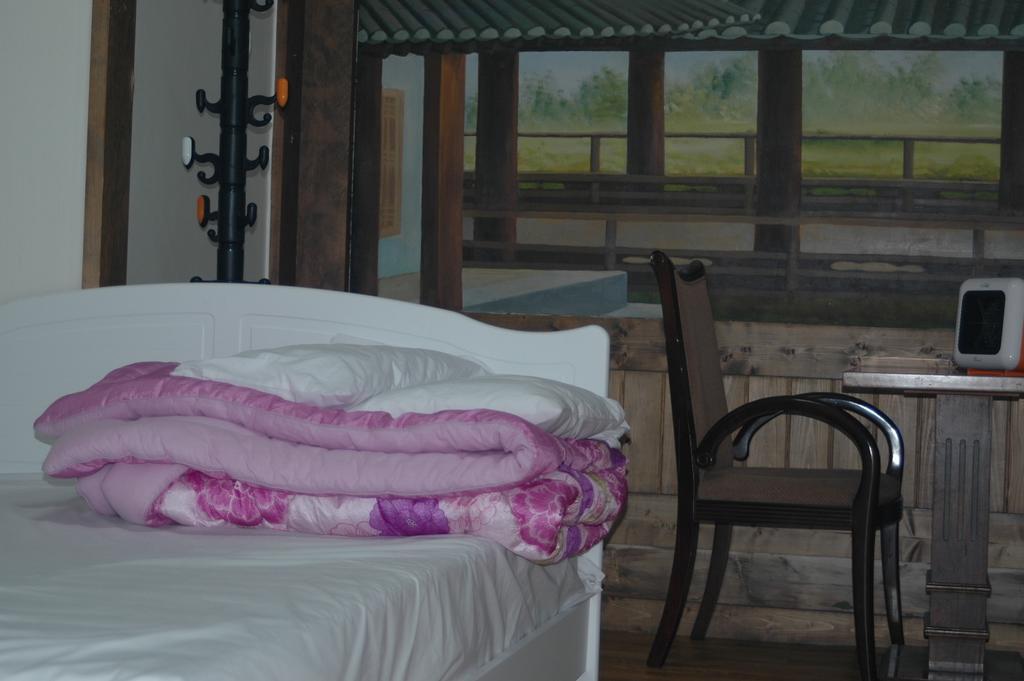 Itaewon Land Spa & Guesthouse Сеул Стая снимка